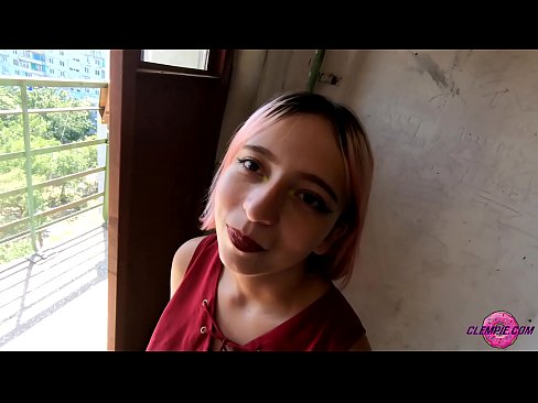 ❤️ Studentin saugt einen Fremden im Outback - Sperma auf seinem Gesicht ️❌ Russian porn bei de.pornburst.ru