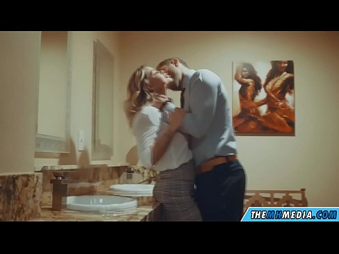 ❤️ Wenn eine vollbusige Blondine dich in einer öffentlichen Toilette verführt ️❌ Russian porn bei de.pornburst.ru